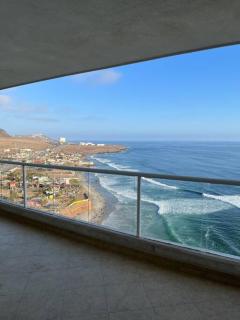 Beachfront 4 BR Penthouse - Pool Steps to Beach & Mins to Downtown - 2