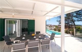 Stunning Home In Sumartin - 4