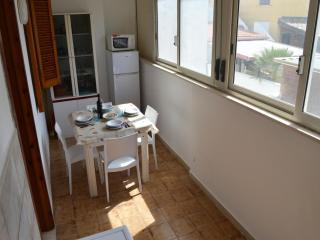 Holiday home with air conditioning and balcony for 6 people in San Foca - San Foca - 4