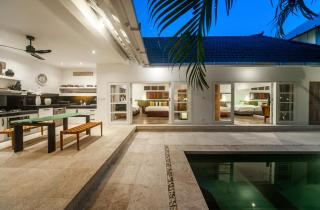 Tides Seminyak - Seminyak - 9
