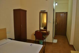 Hotel Srinivas - Kochi - 8