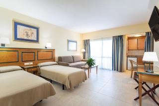 Hotel Apartamentos Pyr Fuengirola - Fuengirola - 5