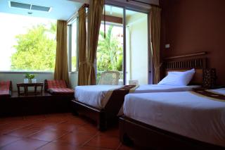 PorterHouse Beach Hotel - 9