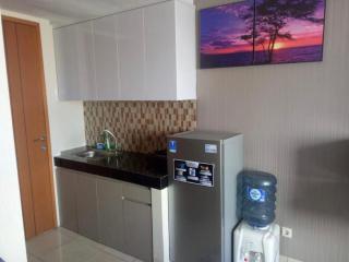 RedLiving Apartemen Margonda Residence 5 - Ens Room with Netflix and Breakfast - 1