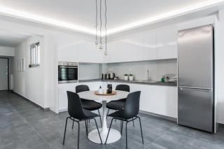 Stellar 3BR Apartment with Balcony by UPSTREET - Athen - 4