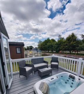 Wentbridge Lodge with Hot Tub - York - 7