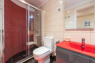 An Impressive 2 bdr Apt in Glyfada - 3