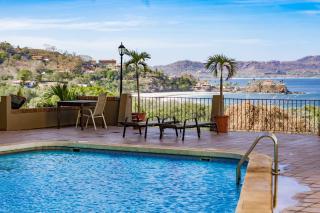 Presidential Suites 4 - Spacious condo in the heart of Flamingo, sleeps 6 - 0