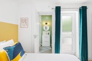 Albany by Black Door Stays - 1