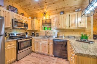 Working Farm with Fishing Pond! Brownsville Gem - 1