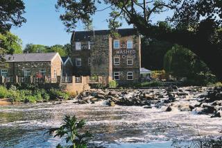 Artist's Riverside Home - Shipley - 0