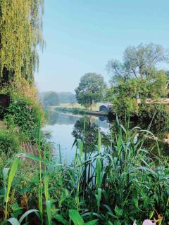 Artist's Riverside Home - Shipley - 6
