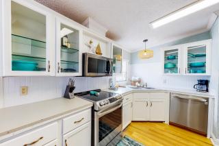 Twin Lakes Cottage - Panama City Beach - 2