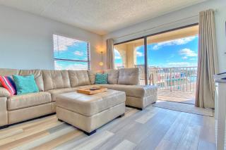 Beach Place 1-404 - St Pete Beach - 2