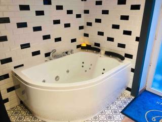 Vénus Love room Escapade romantique avec jacuzzi - 2