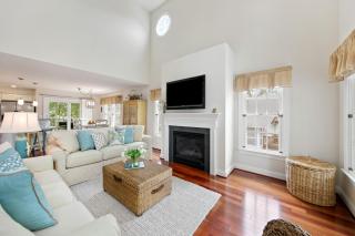 Bethany West -- 719 Fenwood - 9