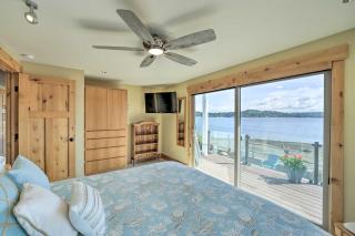 Similk Bay Retreat with Deck, Fire Pit and Hot Tub! - Anacortes - 2