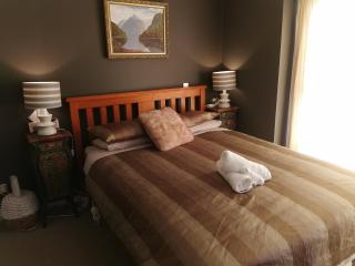 Lake Taupo Holiday Home - Taupo - 7