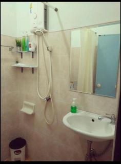 house 1 for 6 paxs whole house 3 beds - 3