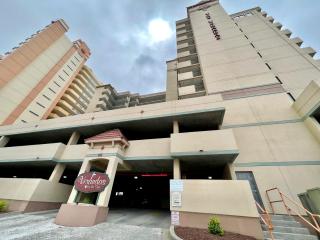 Oceanview Condo with Pool, hot tub, balcony, right on the beach - Myrtle Beach - 3