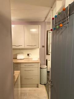 Coastal Cabin Chalet - Roch - 3