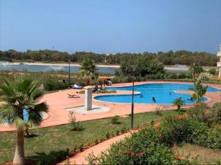bel appart dans une résidence avec piscine, à 750m de la plage. Confort garanti. - 0