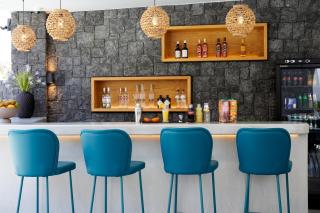 Mountain and Sea Suites - Kamari - 4