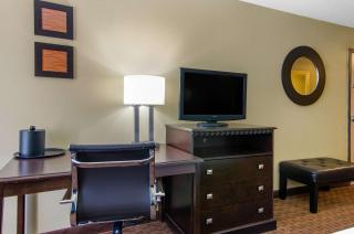Comfort Inn & Suites Kansas City - Northeast - Kansas City - 4