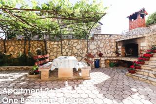 Relax Apartments - Big Terace & Grill - 1