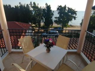Porto Almira Beachfront Apartments - Nikiti - 4