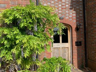Stunning Estate sleeps 22 private parking & garden - Hailsham - 8