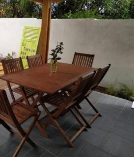 Jolie maison T3 à St Pierre, 2 chambres avec sdb, grande varangue, jardin - Saint-Pierre - 1