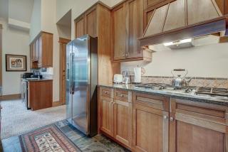 Luxurious 3 BR in River Run Village Featuring Ski in, ski out condo - 6