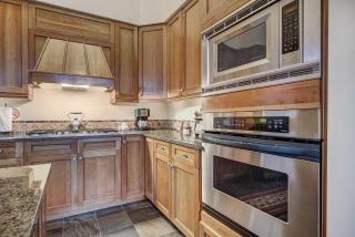 Luxurious 3 BR in River Run Village Featuring Ski in, ski out condo - 5