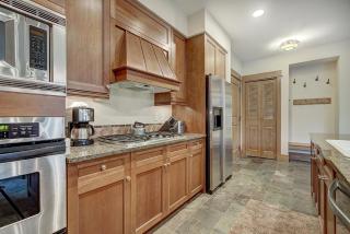 Luxurious 2 BR in River Run Village Featuring Ski in ski-out condo - 7
