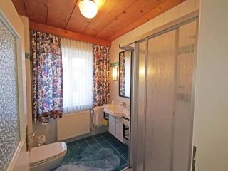 70qm 3-Zimmer Apartment am Tauernradweg in Hallein bei Salzburg, nahe Berchtesgaden, Roßfeld, Kehlsteinhaus, Obersalzberg, Watzmann, Schönau am Königsee, Bad Vigaun, Schloss Hellbrunn, Burg Hohen Salzburg, Burg Hohen Werfen # Beherbergungsbetrieb OC45 - Hallein - 1