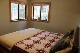 Fully updated Truckee cabin with plenty of beds - Truckee - 3
