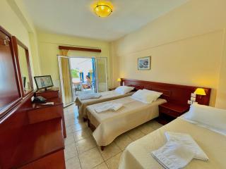 Venardos Hotel - 4