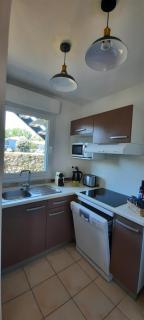 Chez Ced et Laeti, Appartement privé avec jardin et terrasse dans résidence l'estuaire muni d'une piscine couverte et aire de jeu, Linge de lit et de salle d'eau ainsi que télé, compris dans le tarif Profitez à fond de notre belle région - Le Verdon-sur-Mer - 3