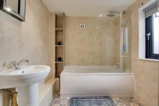 1880's Barn Conversion - Sleeps 4 & Pet Friendly - 6