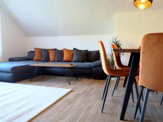 Family-Apartment mit Balkon, Küche, Parkplatz & Waschmaschine - Offenburg - 5