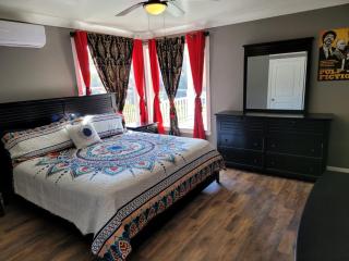 Luxury Pet Friendly Home In Houston Near All Downtown Attractions - 2707B - Houston - 0