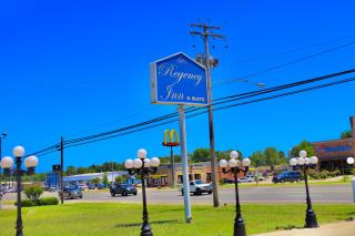 Regency Inn & Suites - Gladewater - 9