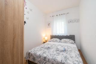 Modern apartment with private pool - Bibinje - 3