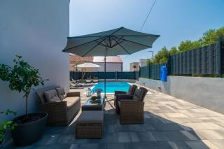 Modern apartment with private pool - Bibinje - 8