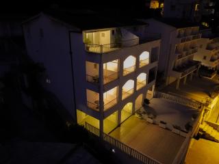 Apartments Larus - Baška Voda - 0