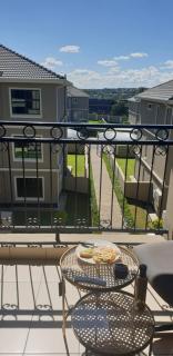 Hotel-styled apartment Spare room shared space Fourways - Sandton - 8