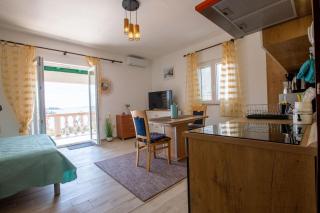 Mare-More studio w balcony and beach front and view - Zadar - 8