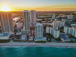 Great Apartment In Hollywood With Side Ocean View! Direct Access To The Beach! 14th Floor - 9