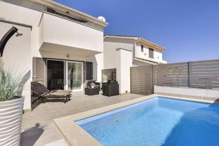 500 Meter zum Strand mit Privatpool, Meerblick, Klima, WLAN - 0